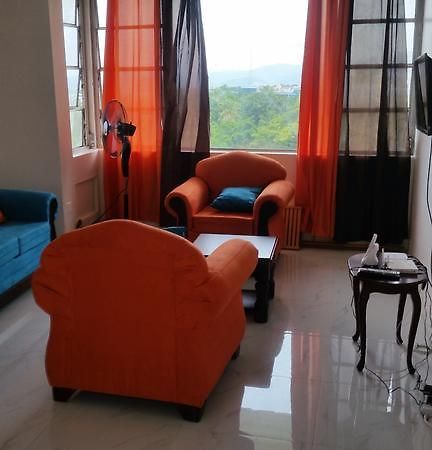 Malia'S New Kgn Apartment Kingston Buitenkant foto